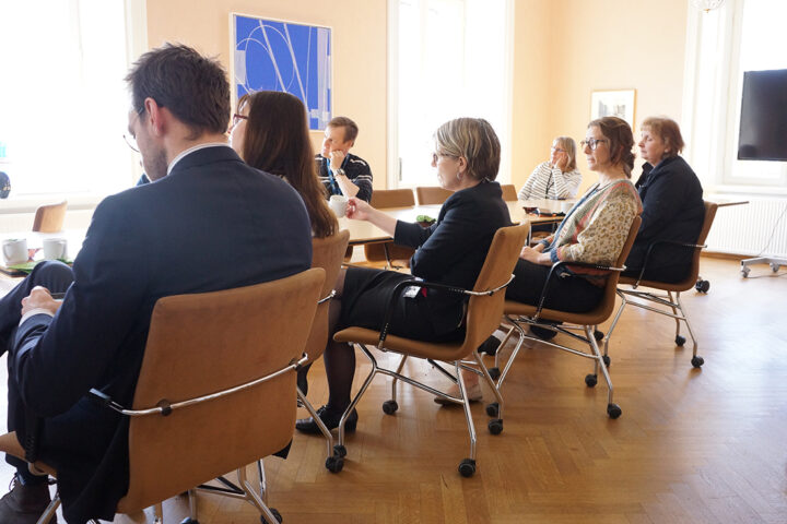 Fika med forskare Foto: Sveriges unga akademi