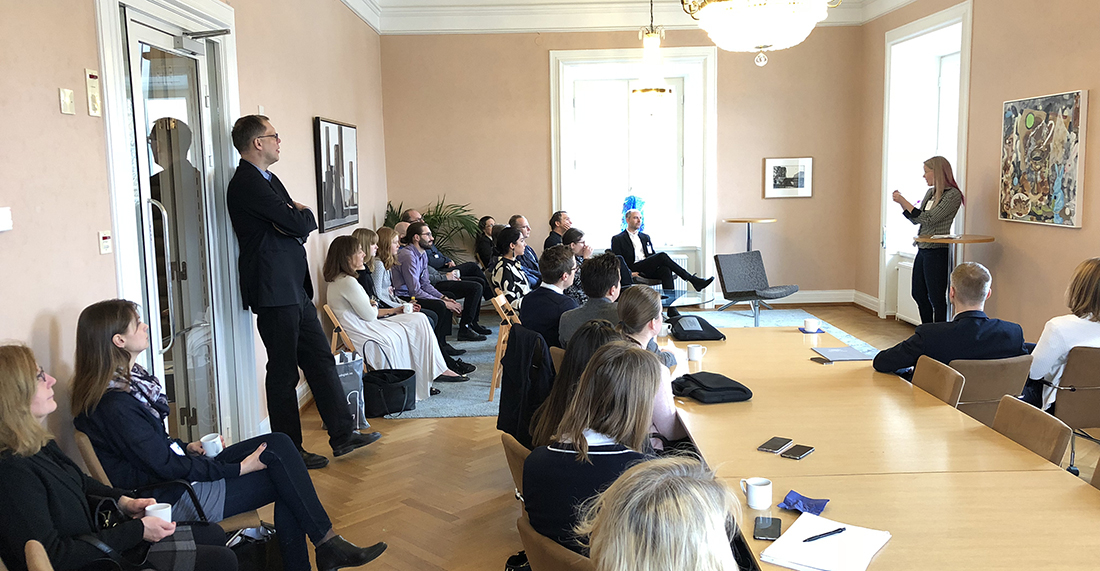 Fika med forskare i riksdagen Foto: Sveriges unga akademi