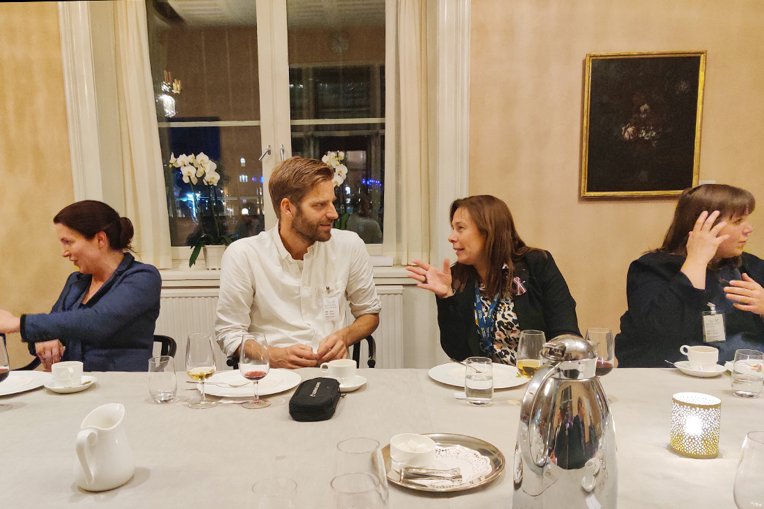 Sebastian Westenhoff (ordf. SUA) och Marie-Louise Hänel Sandström (M). Foto: SUA