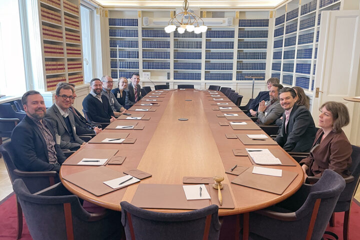 SUA på besök i riksdagen. Foto: SUA