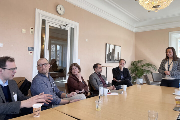 SUA på besök i riksdagen. Foto: SUA