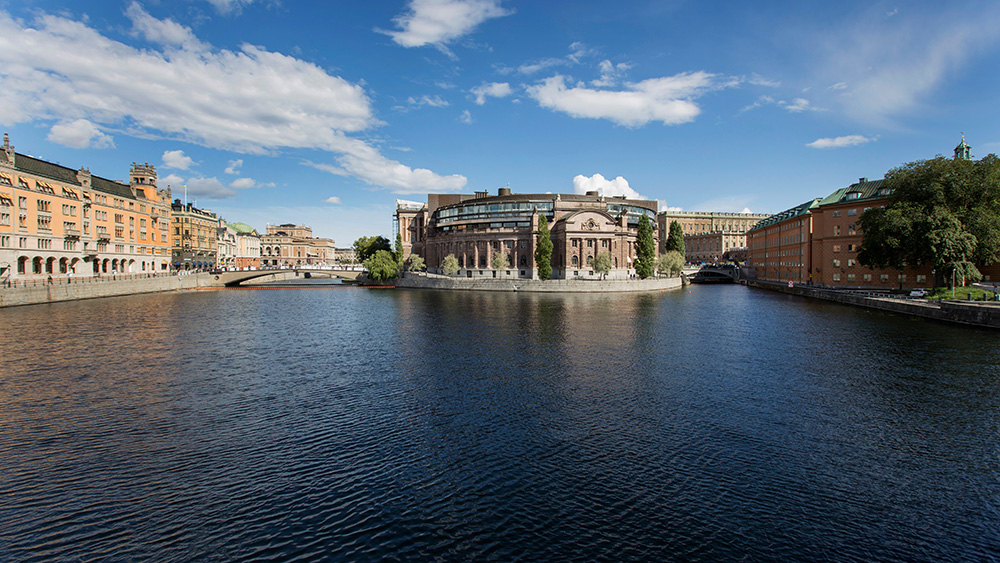 riksdagshuset-rv-sommar-small
